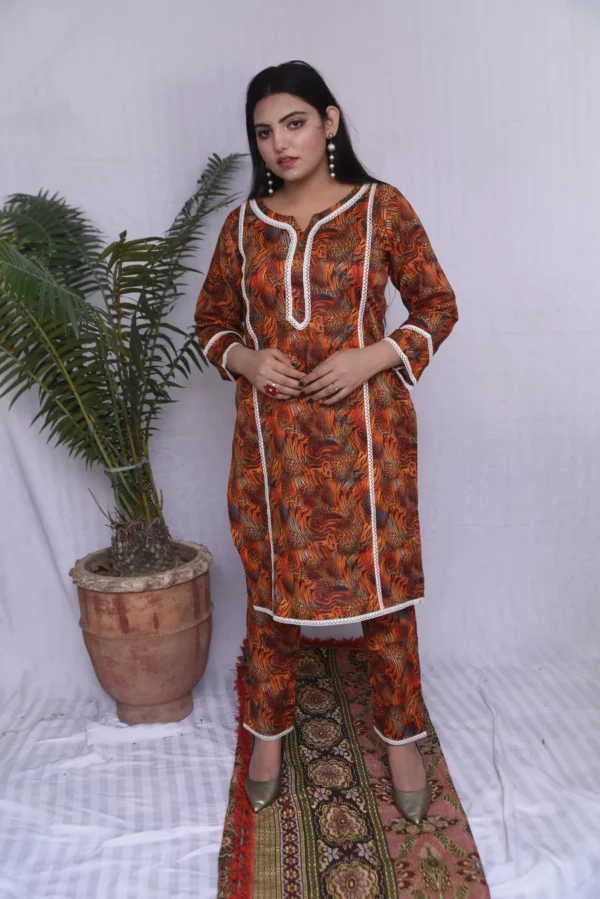 Two Piece Stitched Lawn (DS04YRC) - Image 15