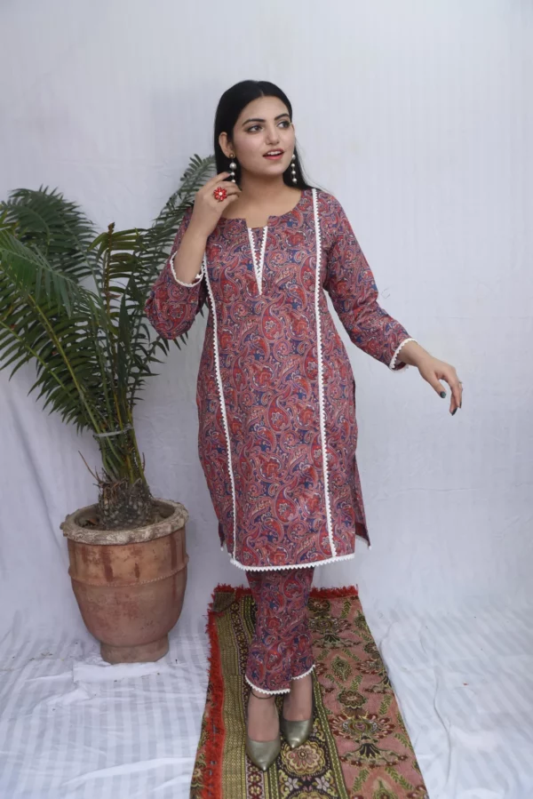 Two Piece Stitched Lawn (DS05BGR) - Image 11