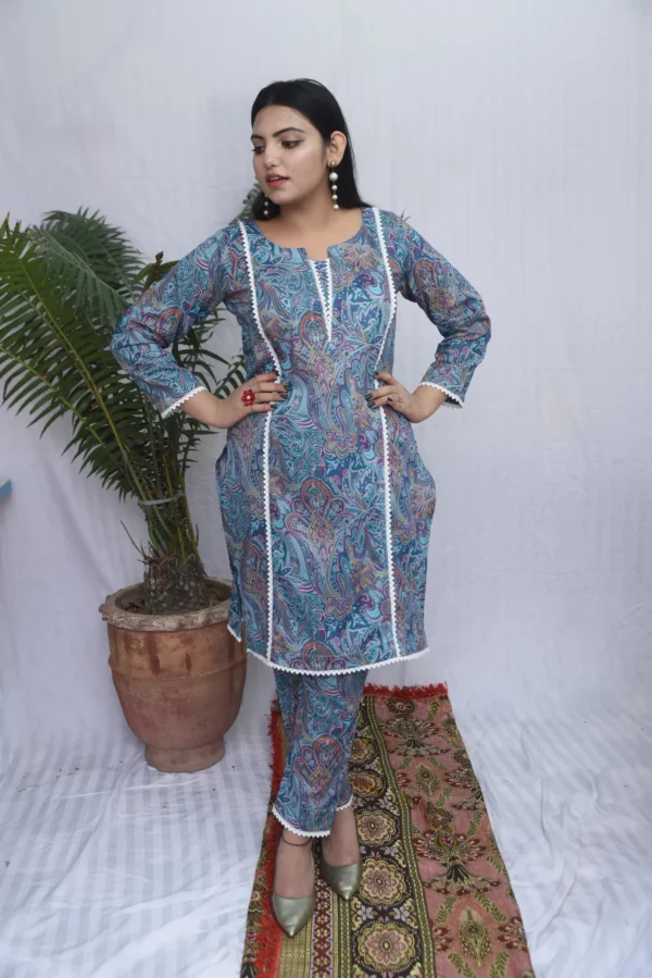 Two Piece Stitched Lawn (DS05BGR) - Image 5