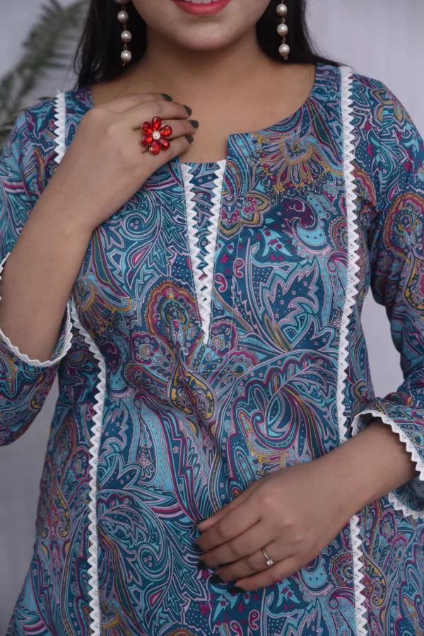 Two Piece Stitched Lawn (DS05BGR) - Image 2