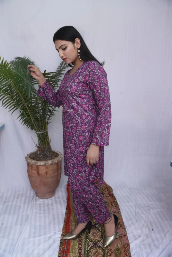 Two Piece Stitched Lawn (DS03PRB) - Image 13